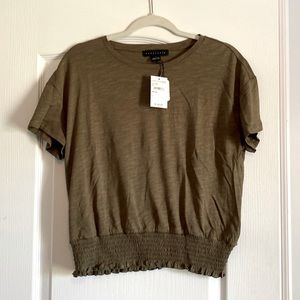 Sanctuary Olive green short sleeve top with rouche banded hem. NWT